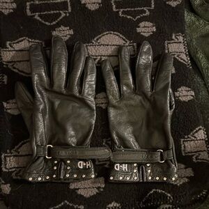 Women’s Harley Davidson Gloves and fleece scarf